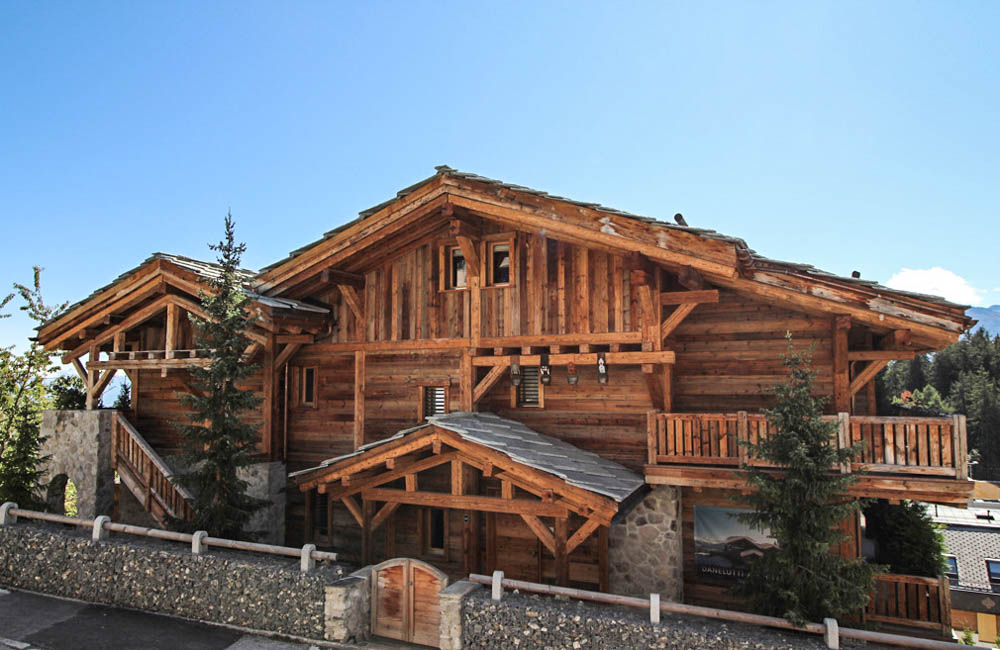 Dans l’une des plus prestigieuses résidences du Haut Plateau au centre de Crans Montana