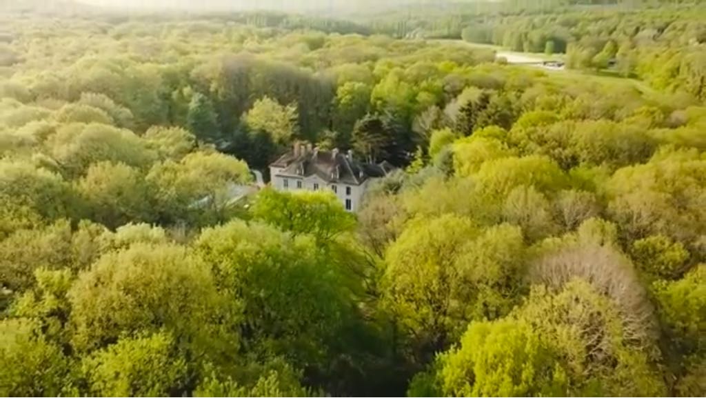 MANOR HOUSE IN THE CHEVREUSE VALLEY