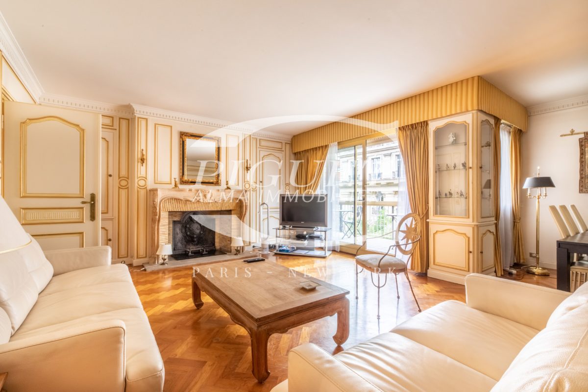 FURNISHED APARTMENT WITH BALCONY FOR RENT CLOSE TO PLACE DE TROCADERO