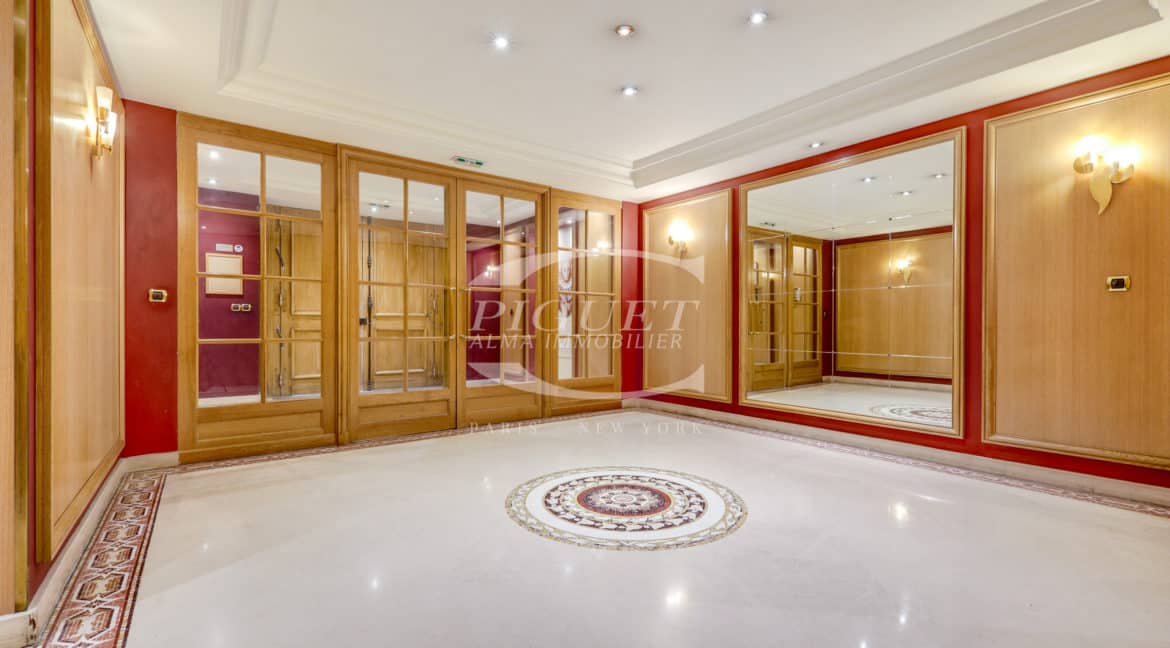 2 rue Notre Dame des Victoires - 75002 Paris - 17