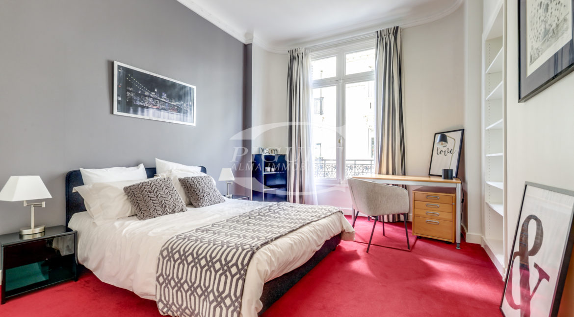 90 bd Raspail - 75006 Paris - LOGO - 3