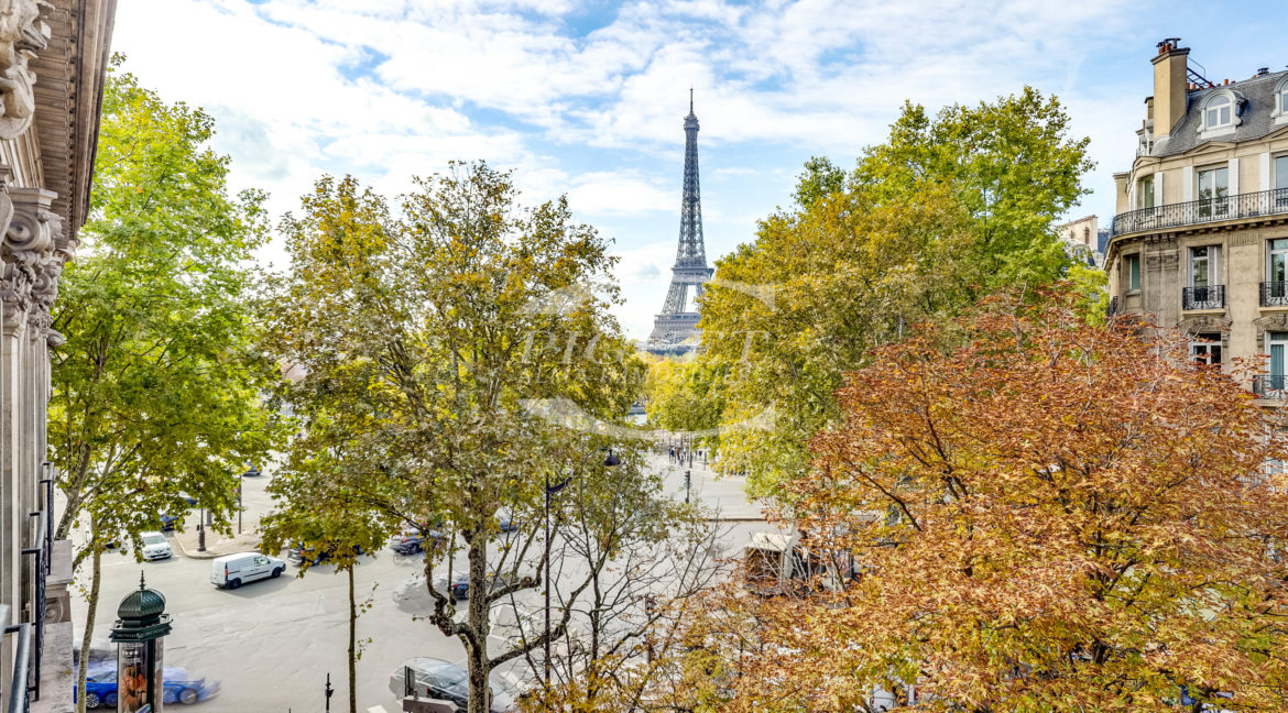 4 av Georges V - 75008 Paris - LOGO - 16