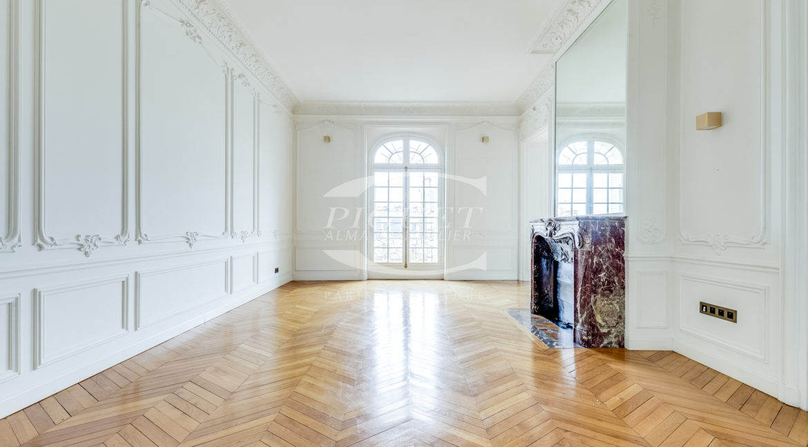 10 av Marceau - 75008 Paris - LOGO - 12