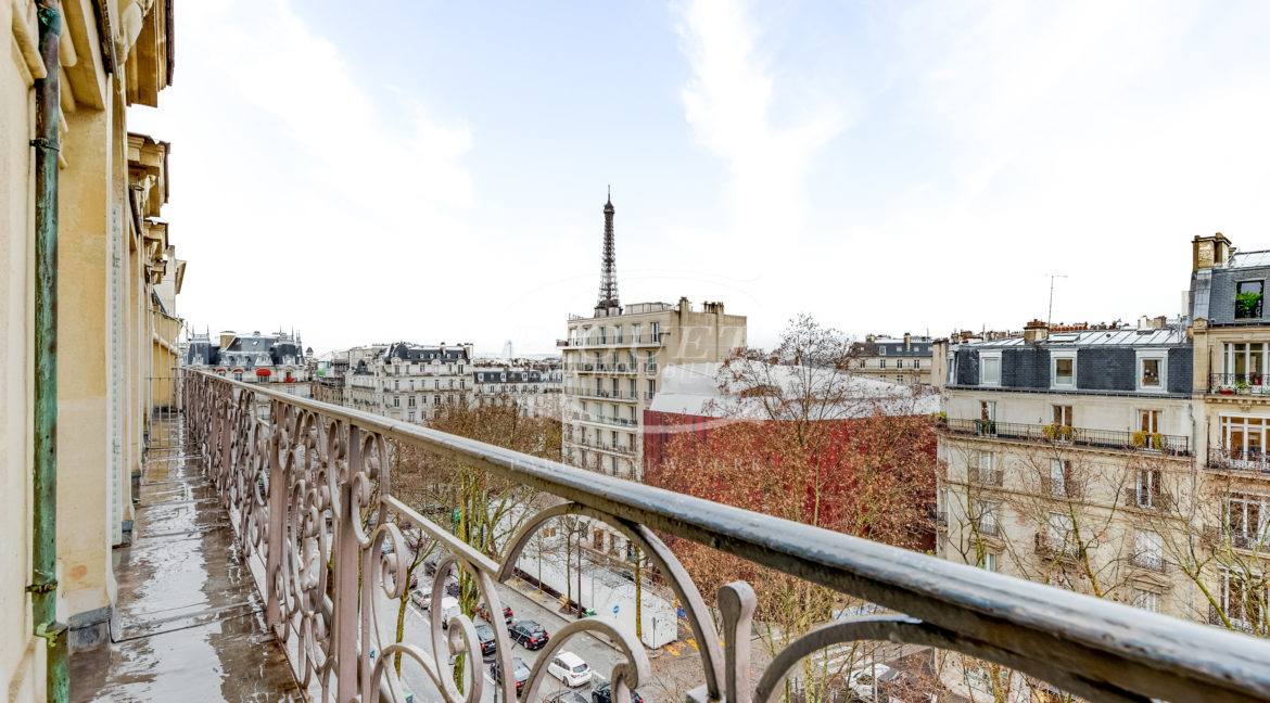 10 av Marceau - 75008 Paris - LOGO - 16