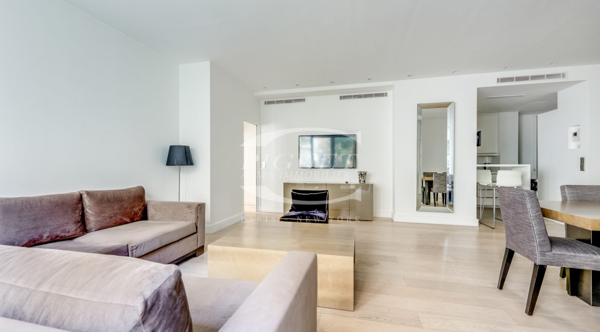 11 av Montaigne - 75008 Paris (2) - LOGO - 14