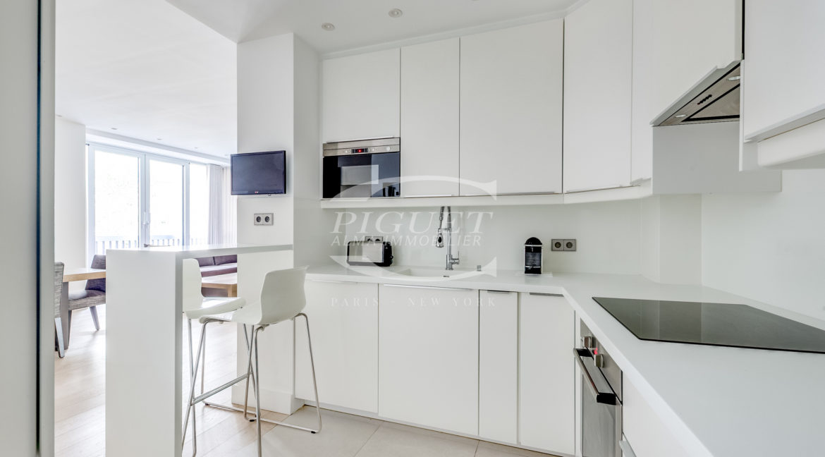 11 av Montaigne - 75008 Paris (2) - LOGO - 6