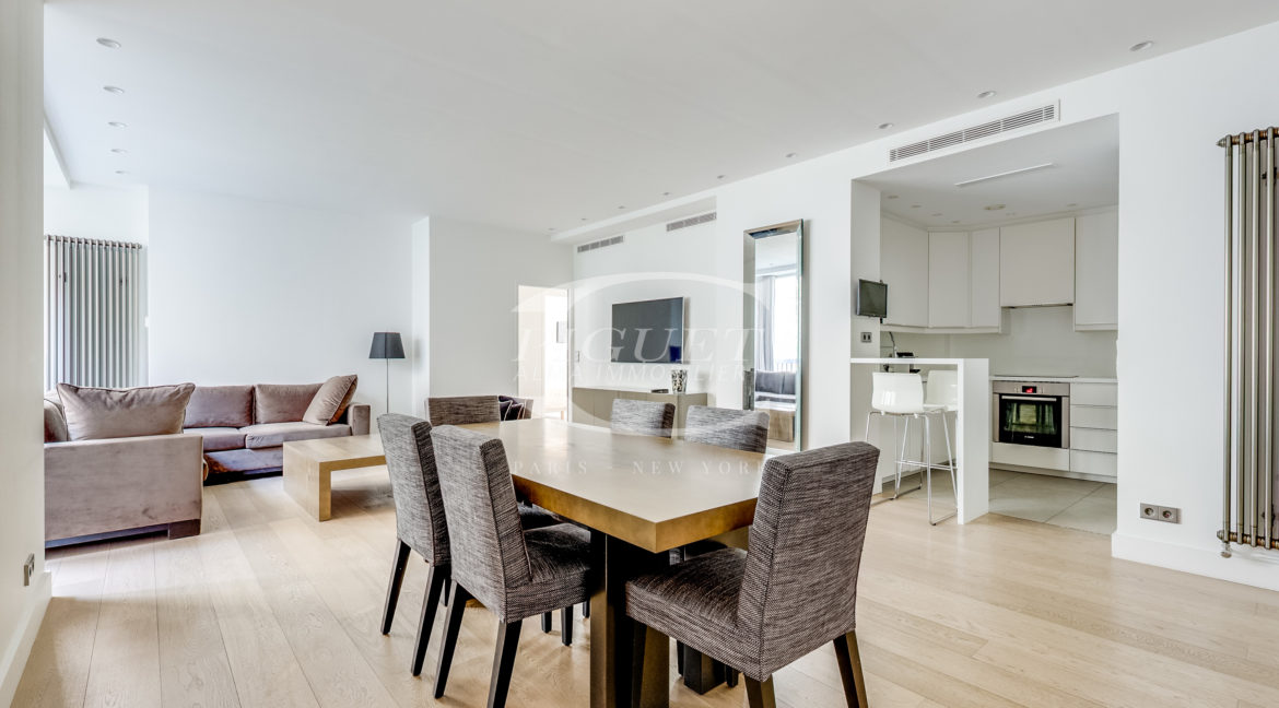 11 av Montaigne - 75008 Paris (2) - LOGO - 8