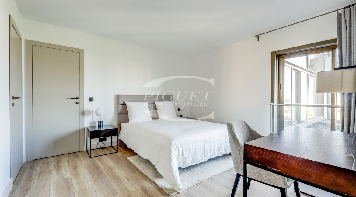 57 quai de Grenelle - 75015 Paris (1) - LOGO - 4
