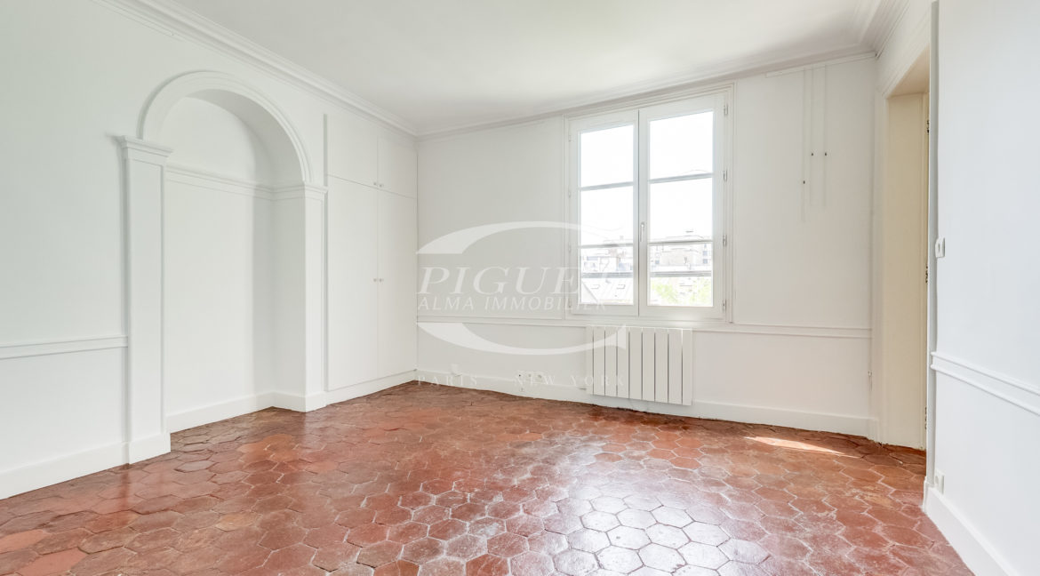 6 rue de Furstenberg - 75006 Paris - LOGO - 10