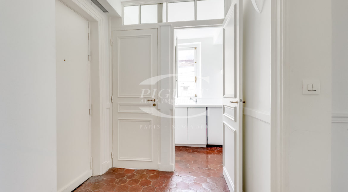 6 rue de Furstenberg - 75006 Paris - LOGO - 4