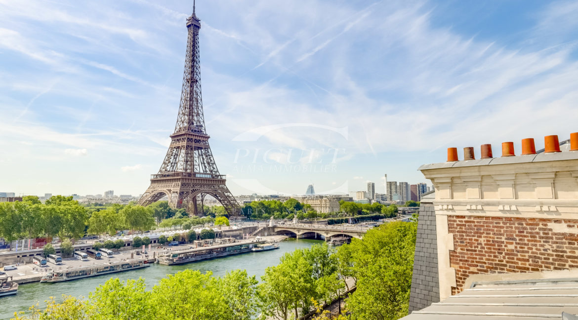 54 av de New-York - 75116 Paris - LOGO - 15