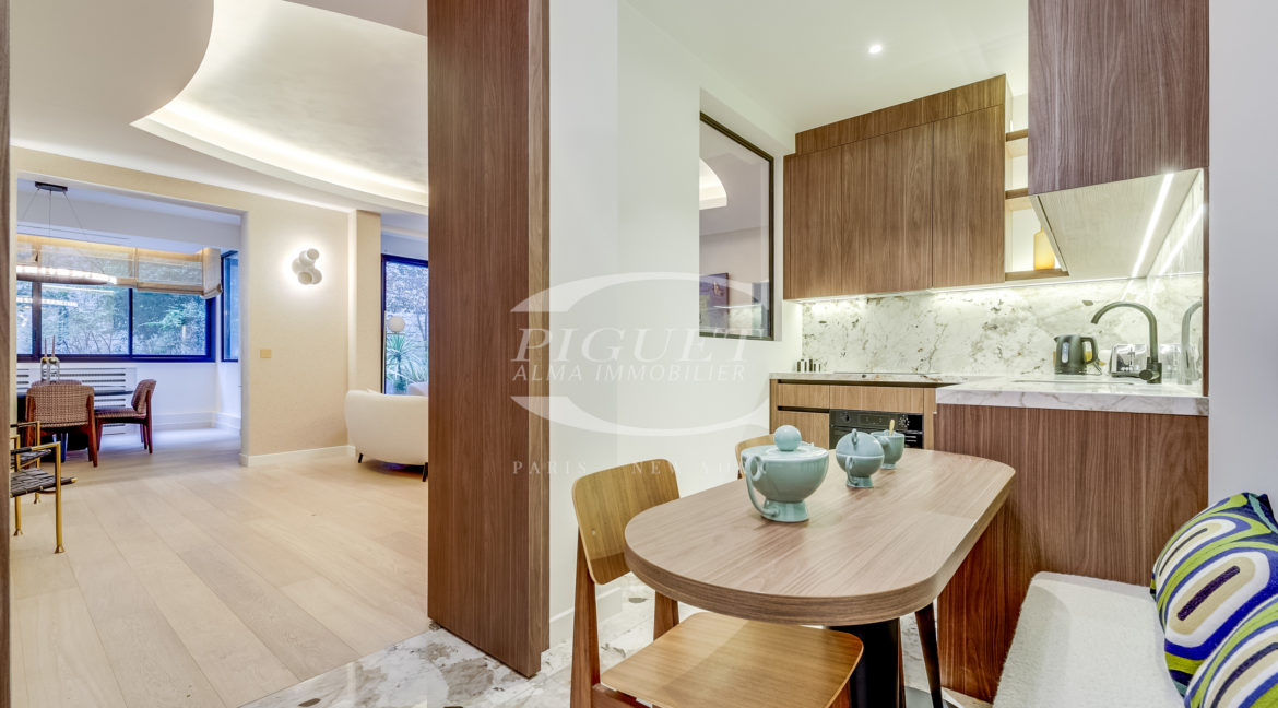 11 av Montaigne - 75008 Paris - LOGO - 4