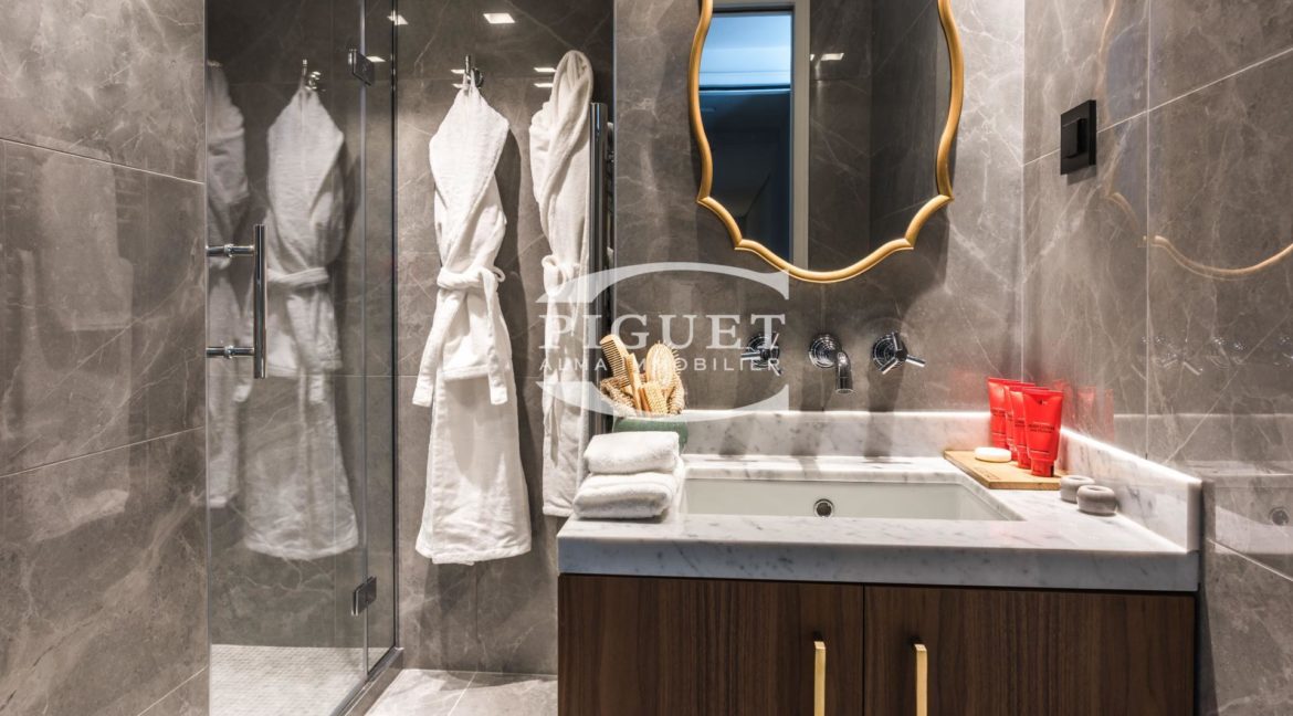 maison-montespan-chambre-salle-de-bain-86401-1920-1080-auto