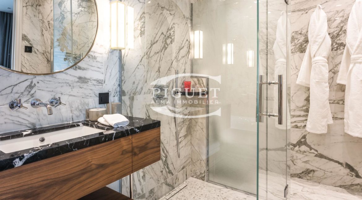 maison-montespan-chambre-salle-de-bain-86407-1920-1080-auto
