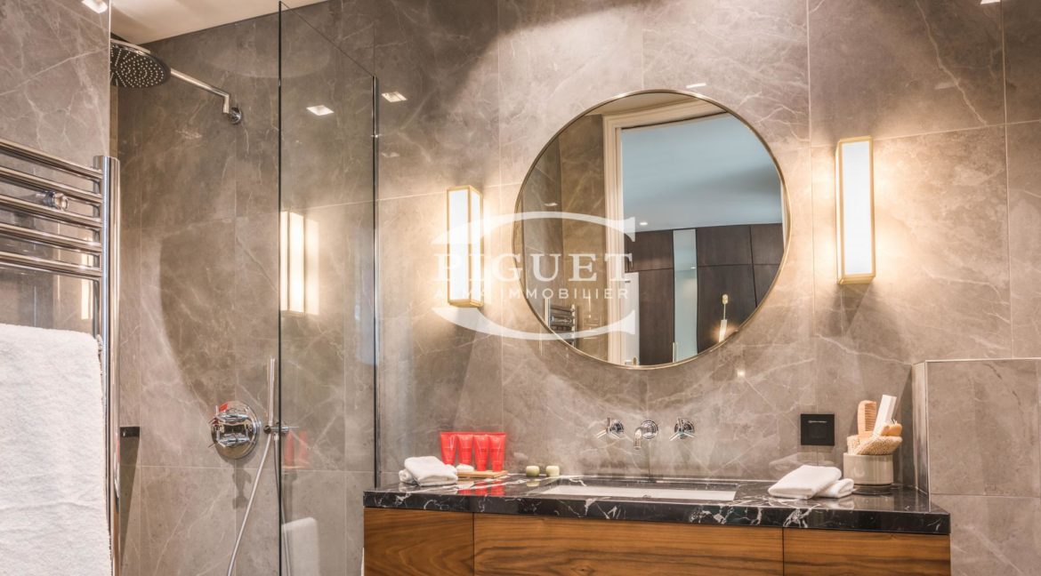 maison-montespan-chambre-salle-de-bain-86414-1920-1080-auto